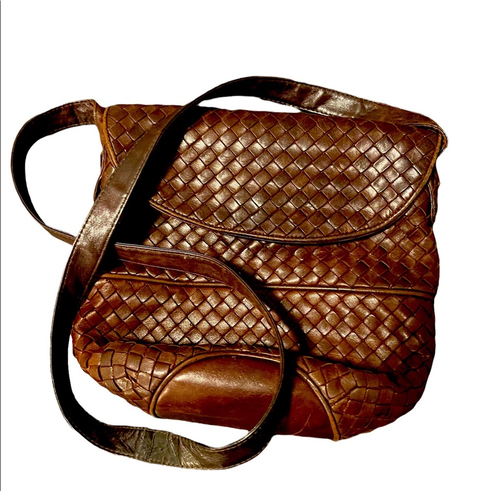 Vintage crossbody Bottega Veneta cross body bag. Worn throughout. - Picture 1 of 3